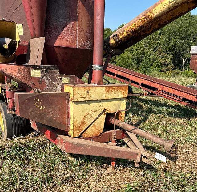 Image of New Holland 355 equipment image 1