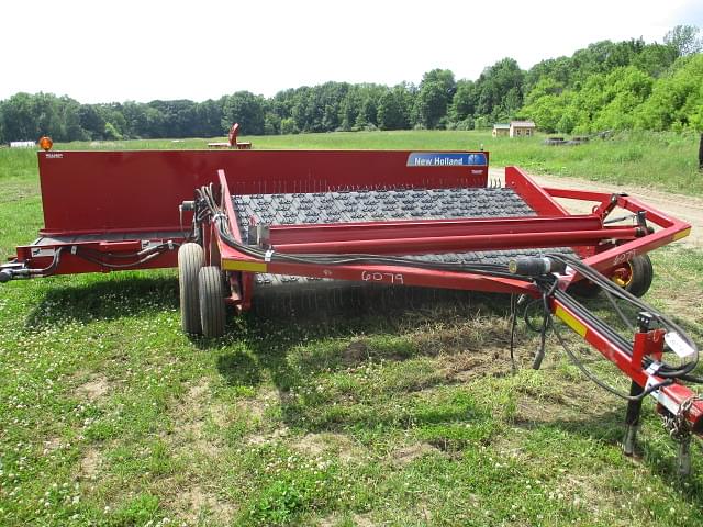 Image of New Holland H5410 equipment image 2