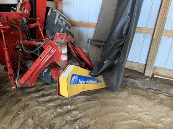 Main image New Holland H6740