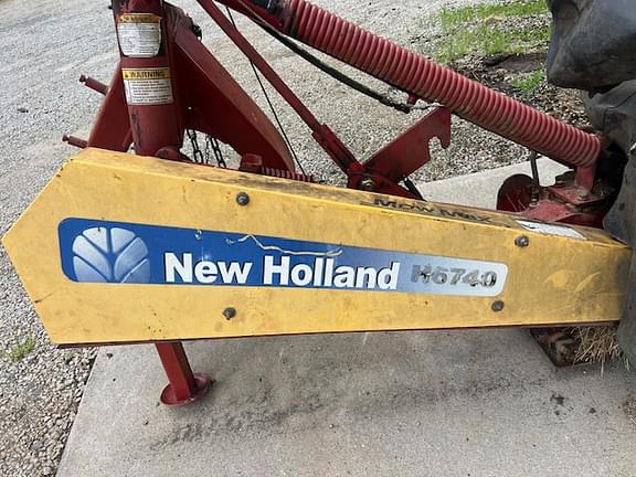 Image of New Holland H6740 equipment image 2