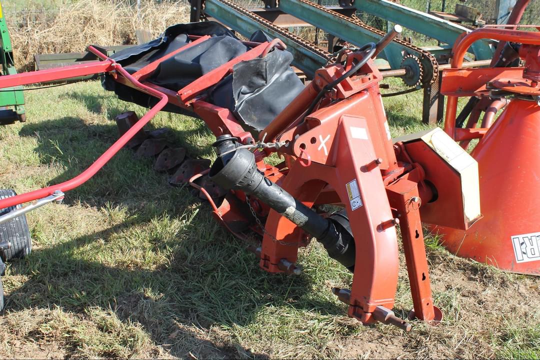 Image of New Holland H6740 Image 1