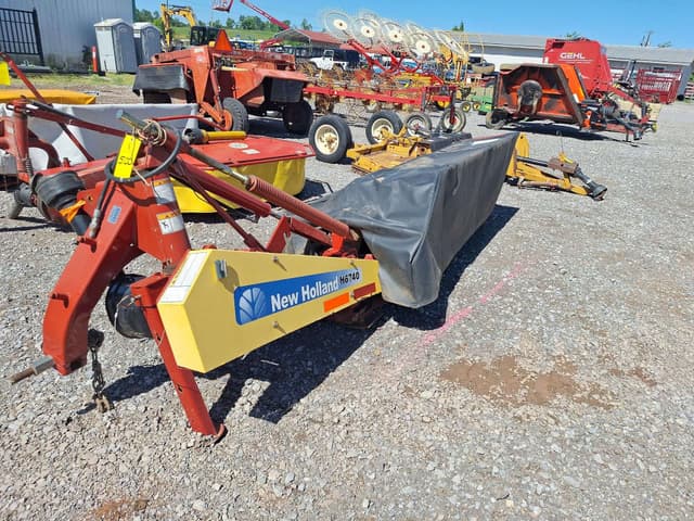 Image of New Holland H6740 equipment image 3