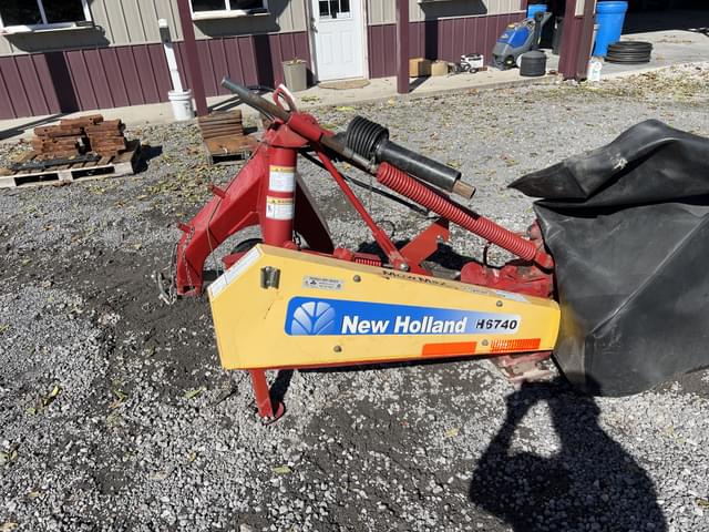 Image of New Holland H6740 equipment image 2