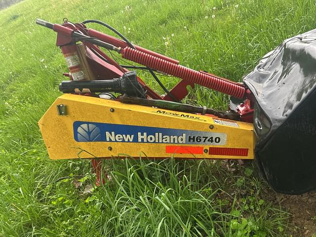 Image of New Holland H6740 equipment image 2