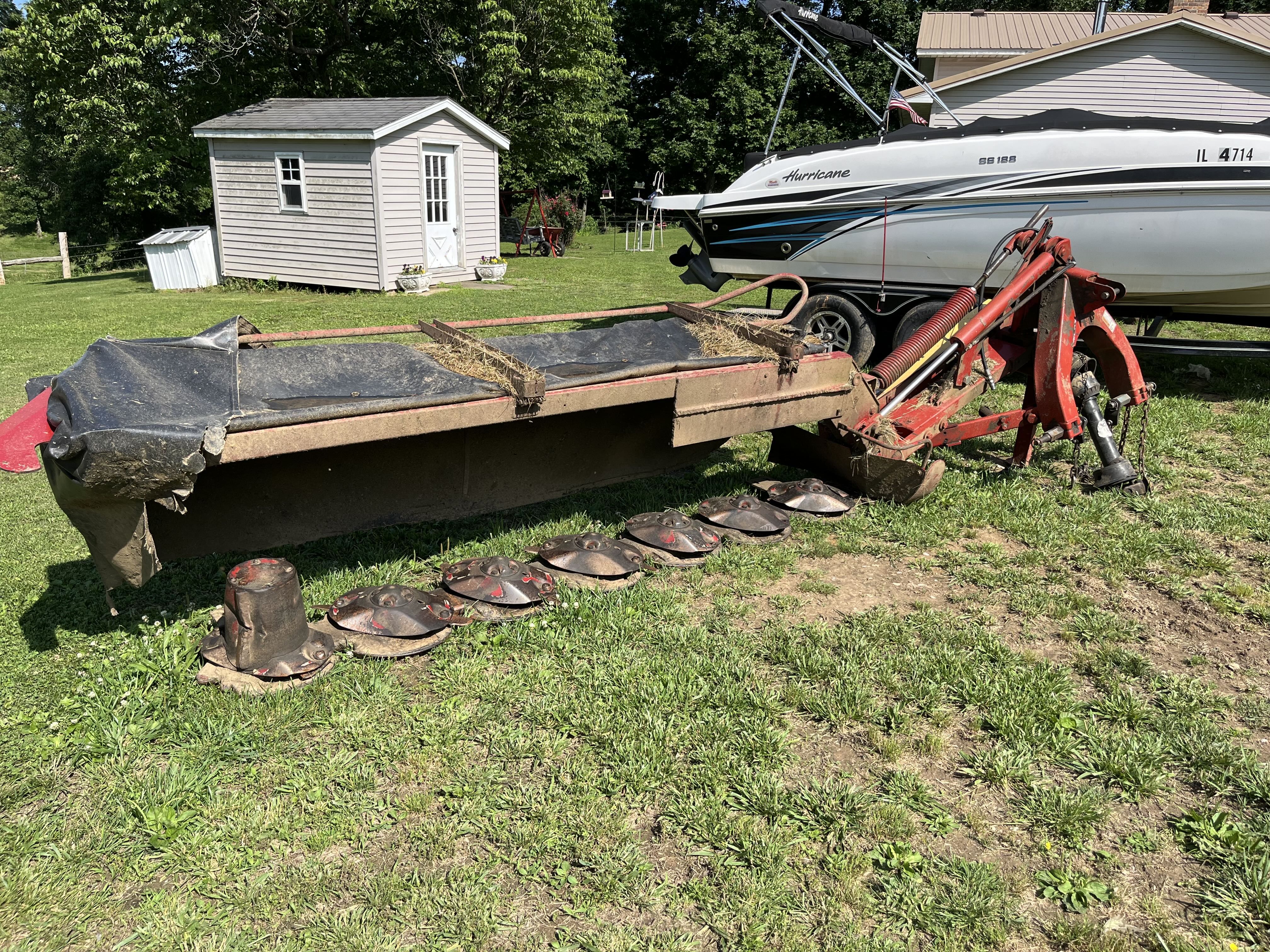 New Holland H6750 Equipment Image0