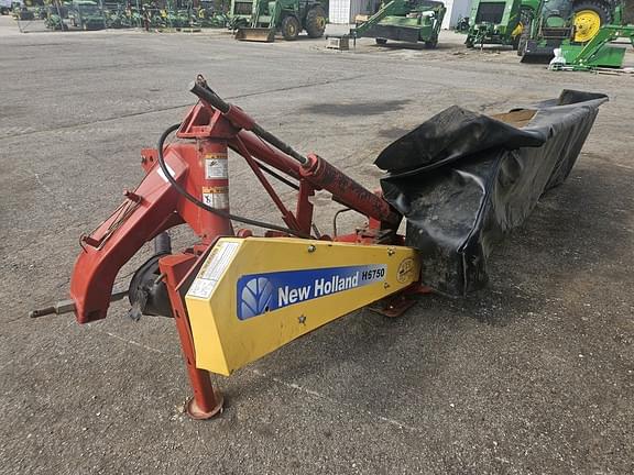 Image of New Holland H6750 equipment image 3