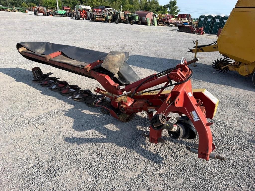 New Holland H6750 Equipment Image0