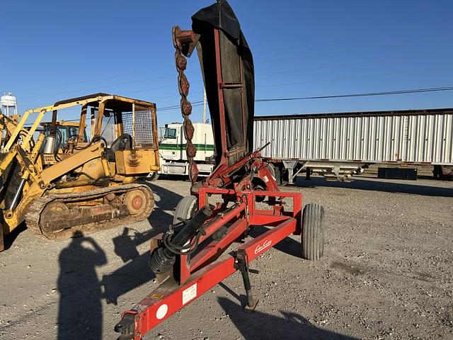 Image of New Holland H6750 equipment image 1