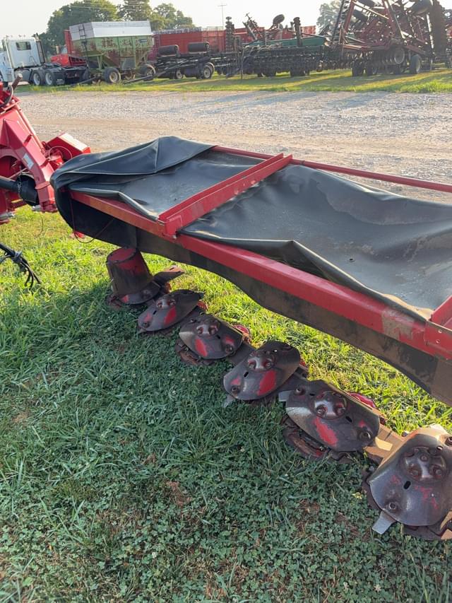 Image of New Holland H6750 equipment image 4