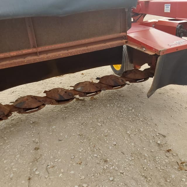 Image of New Holland H6830 equipment image 4