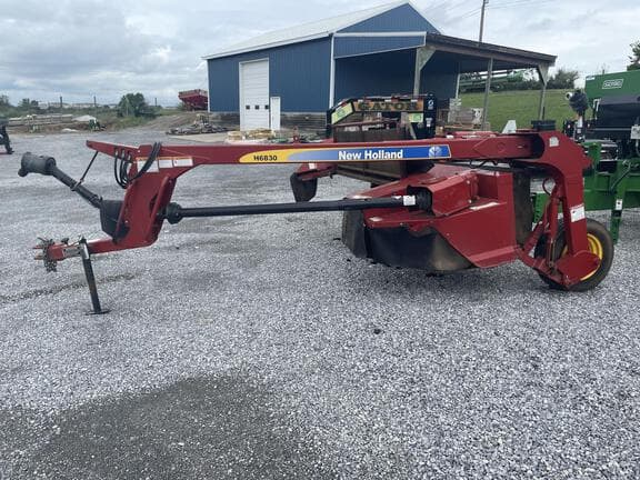 Image of New Holland H6830 equipment image 2
