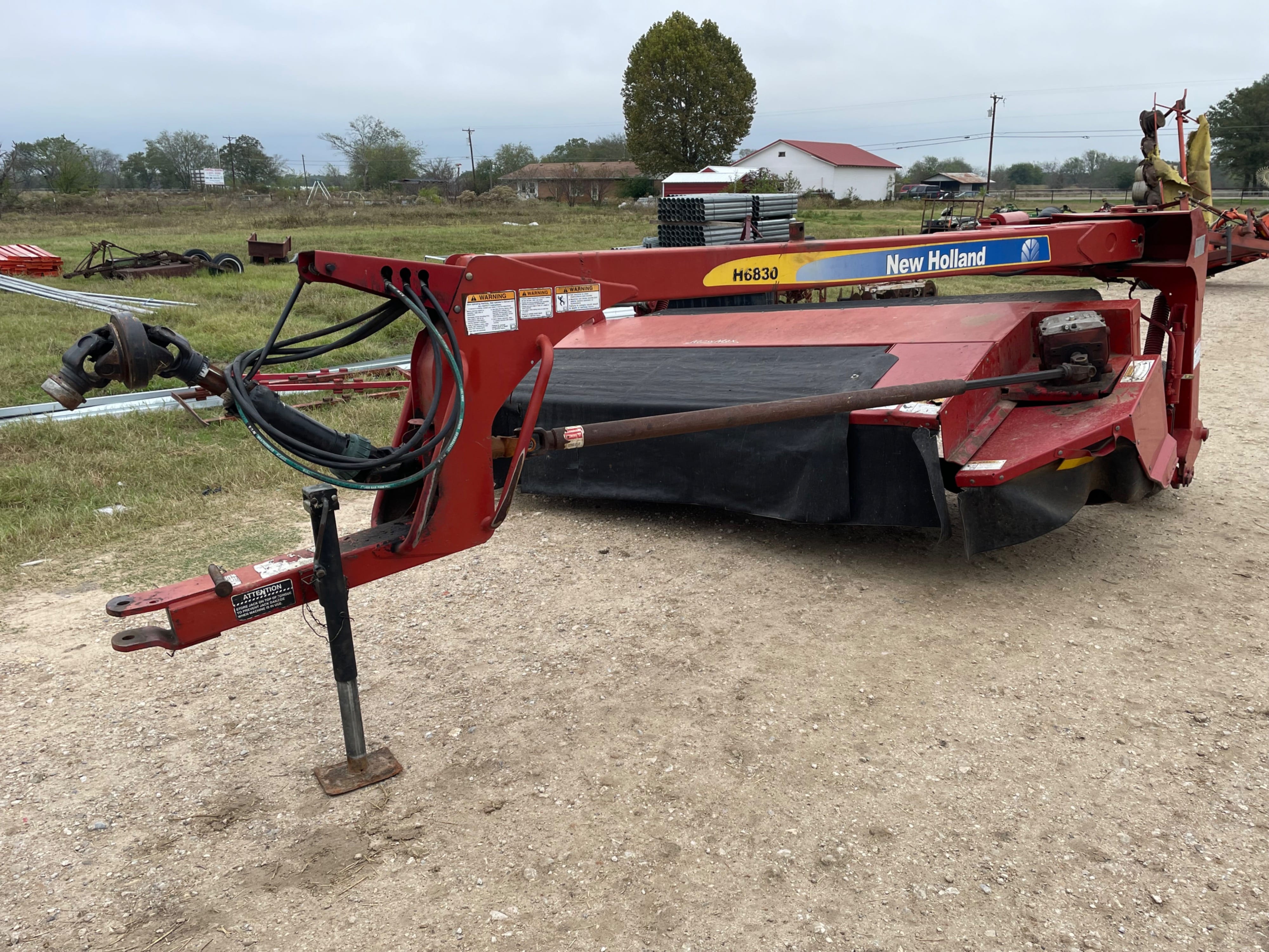 Main image New Holland H6830