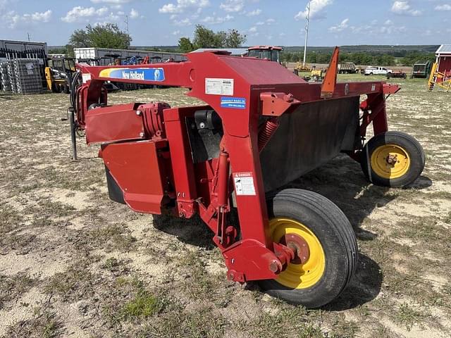 Image of New Holland H6830 equipment image 2