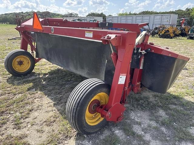 Image of New Holland H6830 equipment image 4