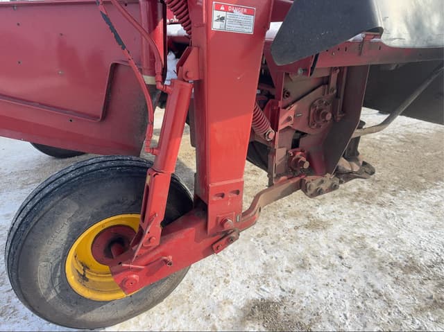 Image of New Holland H7220 equipment image 3