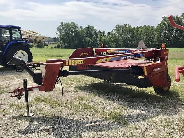 Image of New Holland H7230 equipment image 1