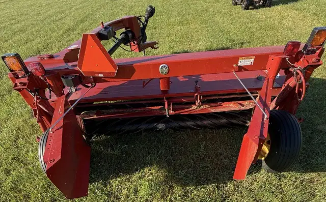 Image of New Holland H7230 equipment image 2