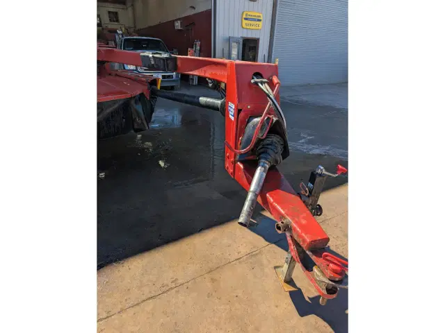 Image of New Holland H7230 equipment image 4