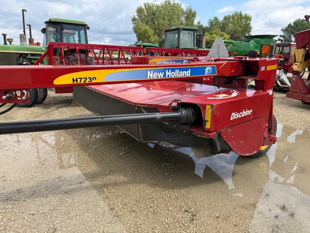 Image of New Holland H7230 equipment image 3