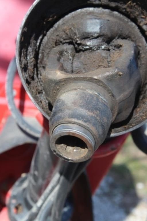 Image of New Holland H7230 equipment image 3