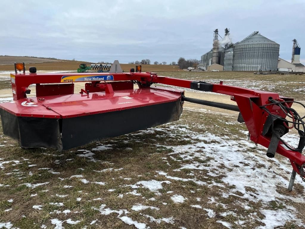 Main image New Holland H7230