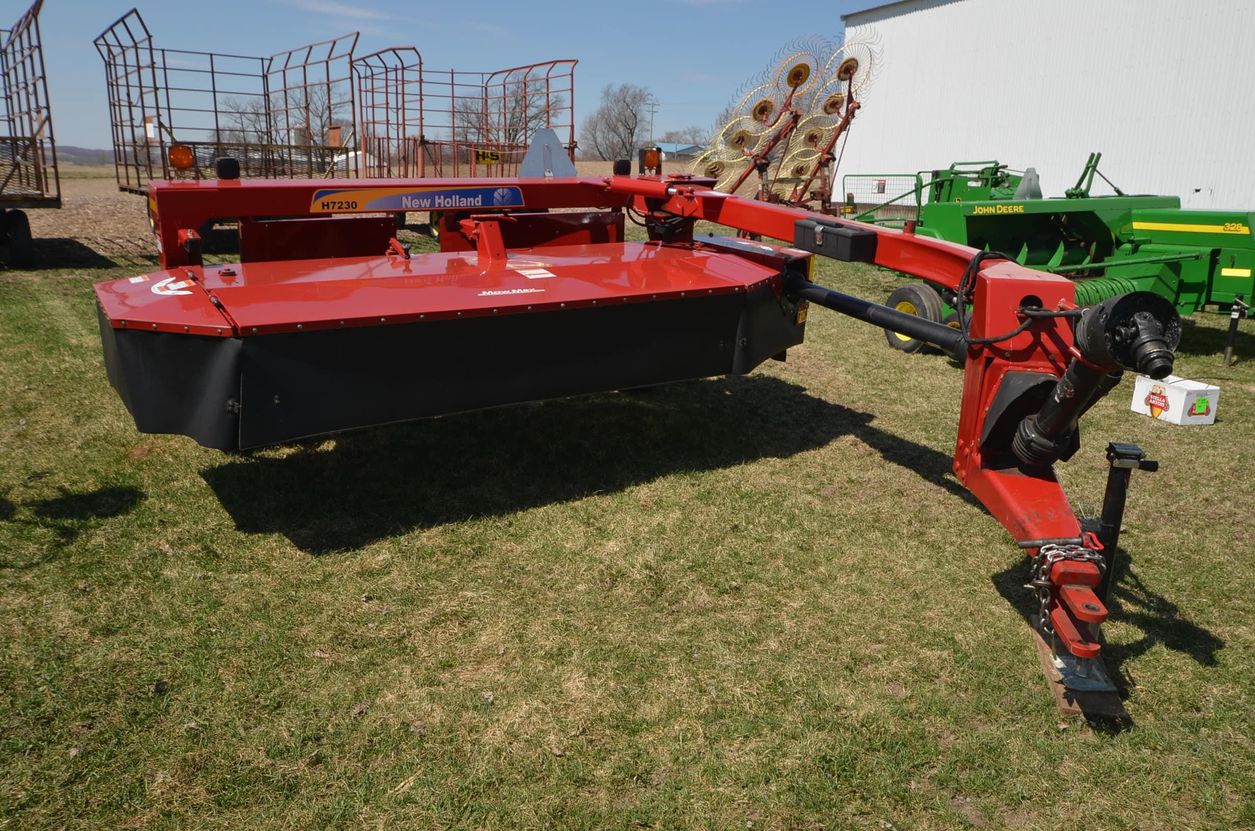 Main image New Holland H7230