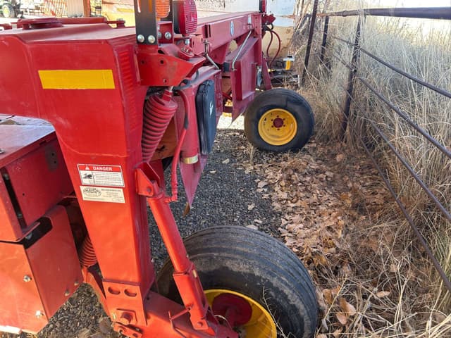 Image of New Holland H7230 equipment image 3