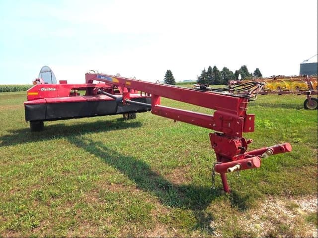 Image of New Holland H7450 equipment image 3