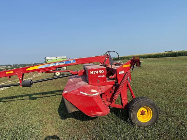 Image of New Holland H7450 equipment image 2