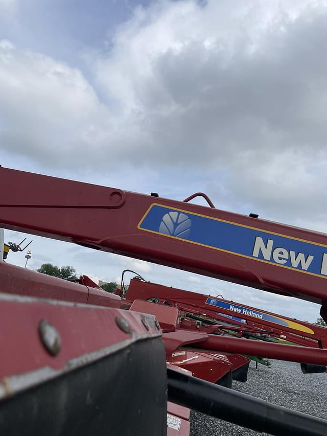 Image of New Holland H7450 equipment image 4