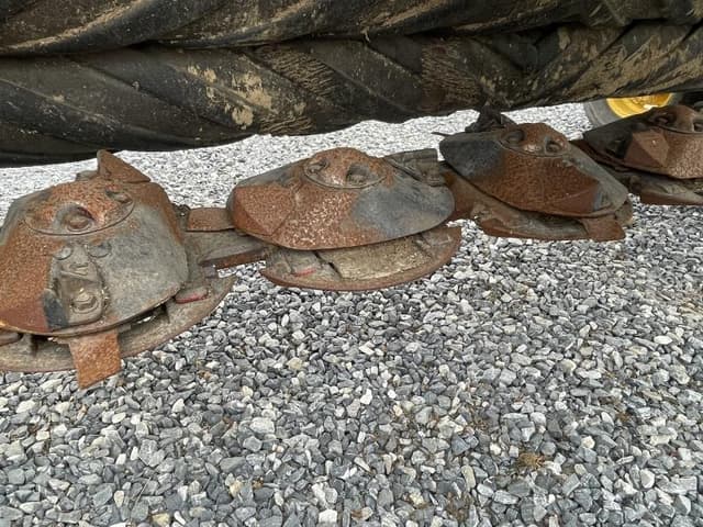 Image of New Holland H7450 equipment image 3