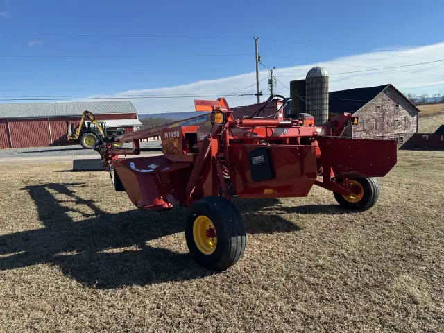 Image of New Holland H7450 equipment image 1