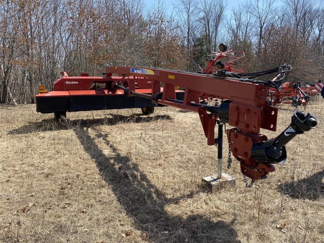 Image of New Holland H7460 equipment image 3