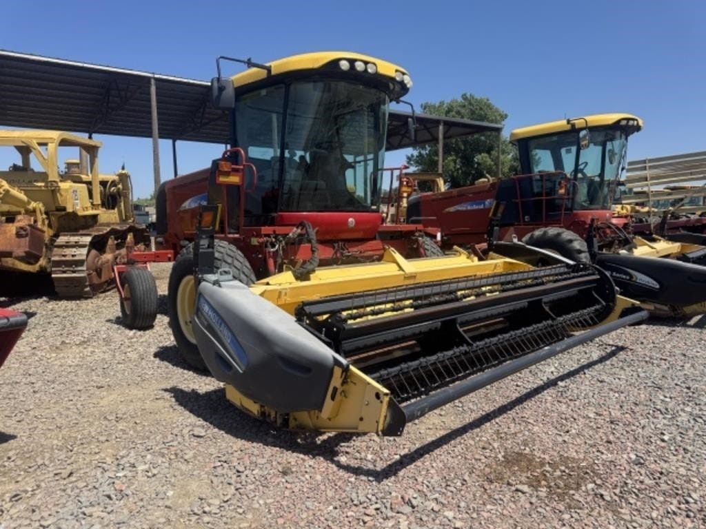 New Holland H8040 Equipment Image0