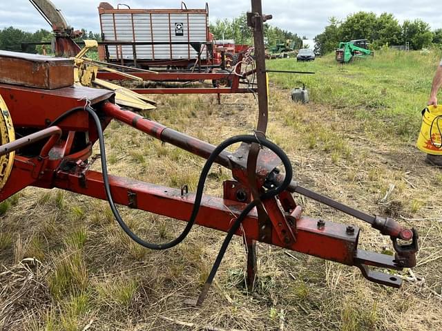 Image of New Holland 469 equipment image 4