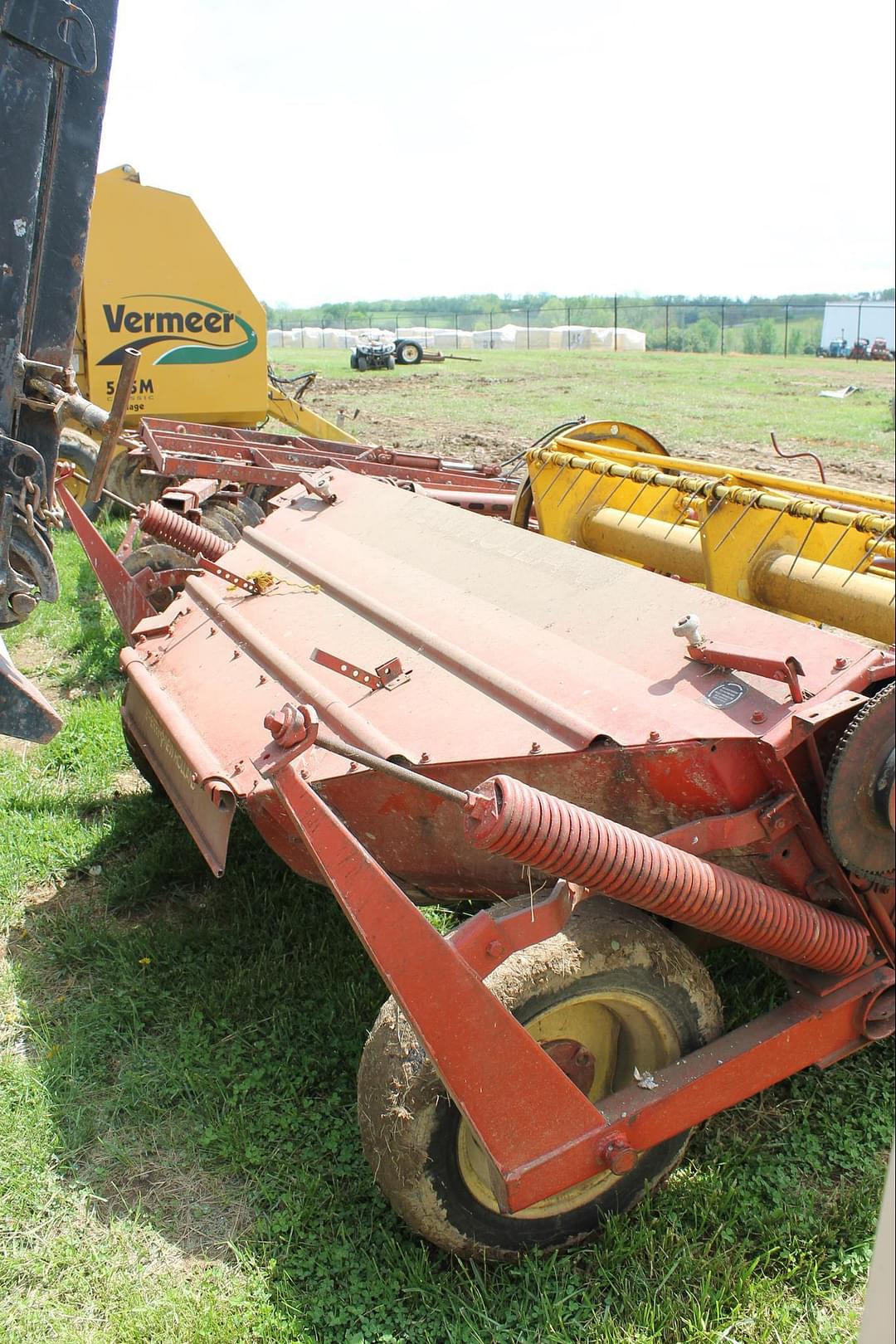 Image of New Holland 472 Image 1