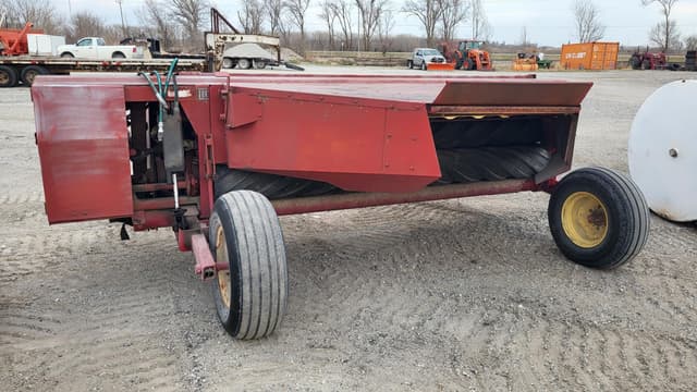 Image of New Holland 489 equipment image 3