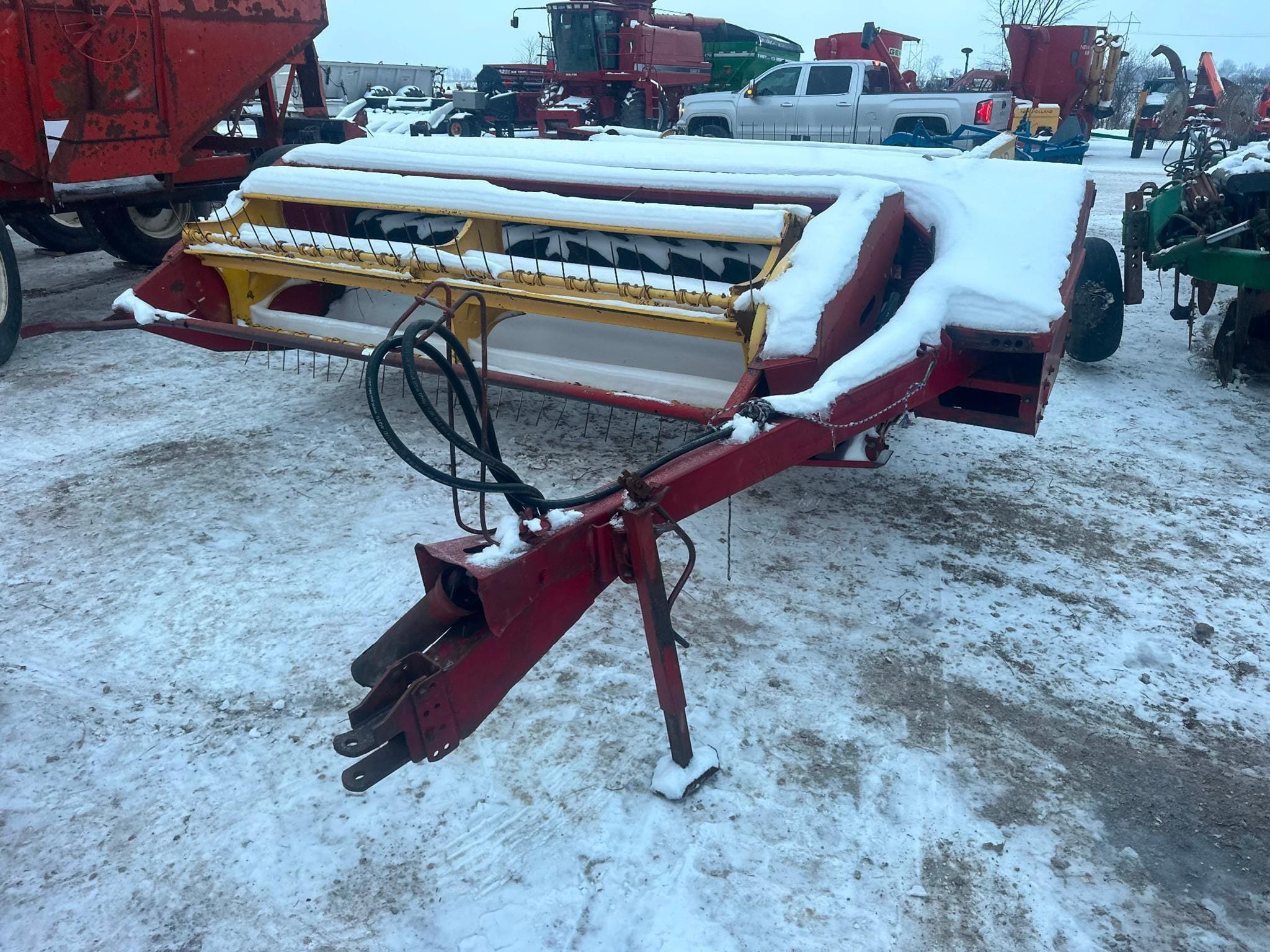 New Holland 489 Equipment Image0