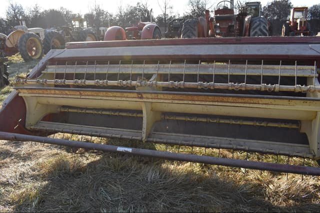 Image of New Holland 489 equipment image 4