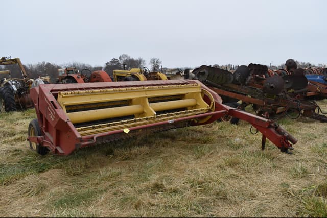 Image of New Holland 489 equipment image 2