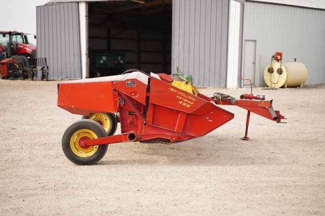 Image of New Holland 489 equipment image 3