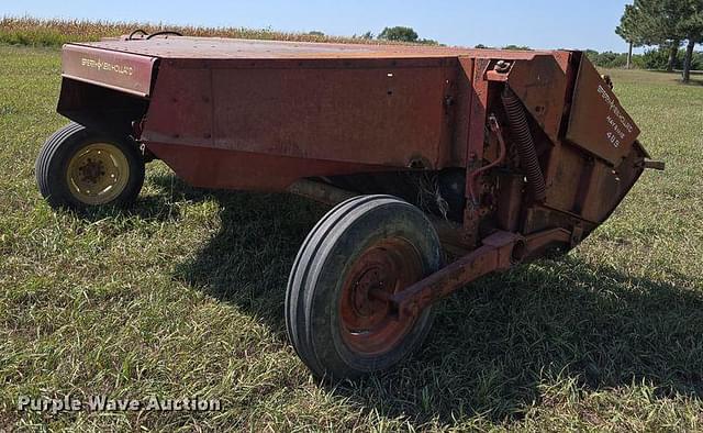 Image of New Holland 489 equipment image 4