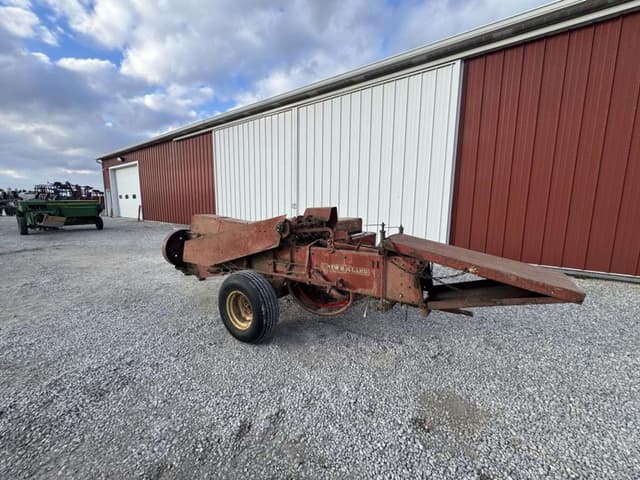 Image of New Holland Hayliner 268 equipment image 3