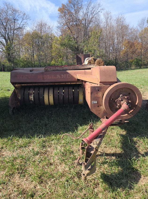 Image of New Holland Hayliner 268 Primary image