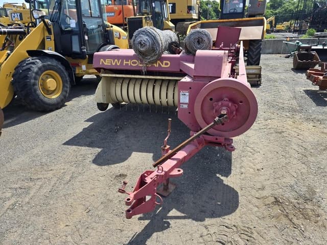 Image of New Holland Hayliner 268 equipment image 1