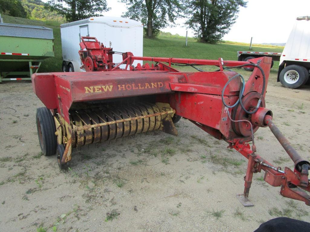 Main image New Holland 268