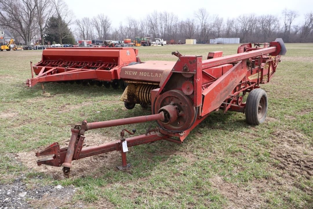 Image of New Holland Hayliner 269 Image 1