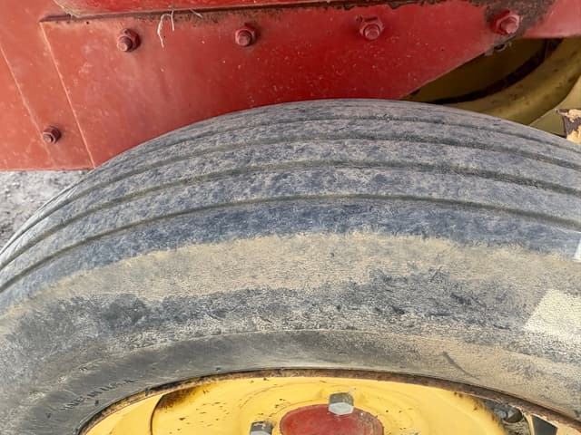 Image of New Holland Hayliner 269 equipment image 4