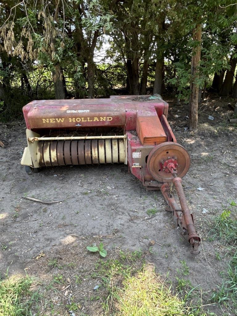 Image of New Holland Hayliner 270 Primary image