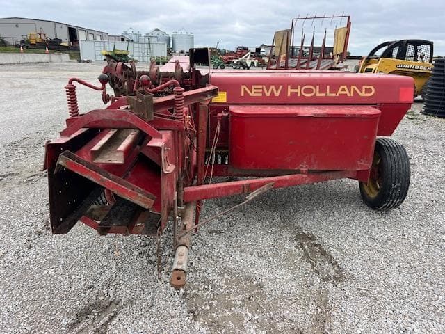 Image of New Holland Hayliner 273 equipment image 4